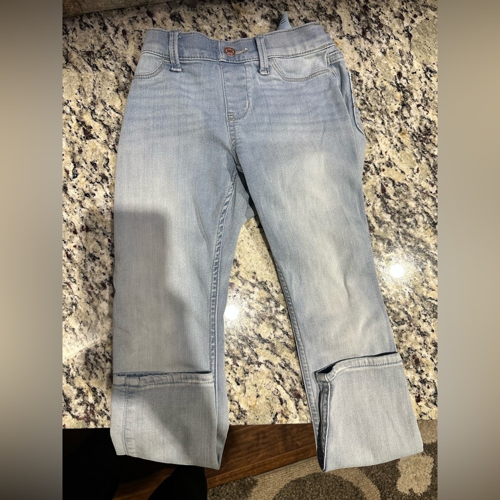 Abercrombie kids girls pull on jegging. Size 7/8 slim.